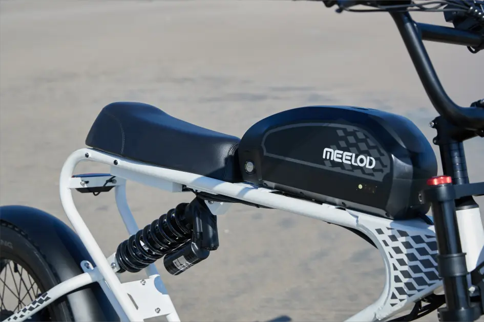 Dual battery setup on an e-bike for extended range
